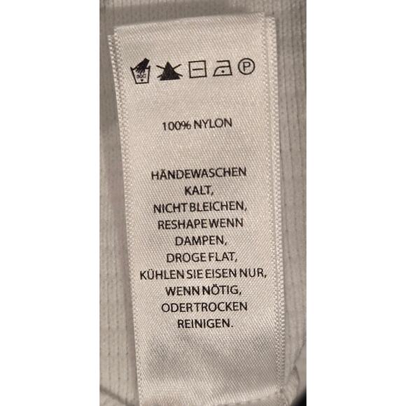 Sincerely Jules Ribbed Knit Halter Top Criss-Cross Neckline Cropped White XL - Picture 9 of 9